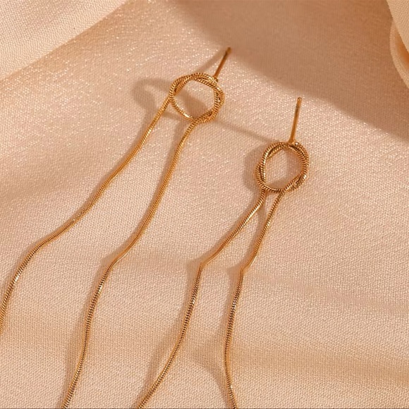 ◾️18k Gold Plated Circular Wire Snake Two Long Tassel Earrings - Picture 3 of 6